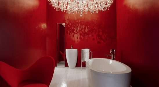 Ladné křivky v koupelně: lahodí romantikům a zasněným duším 4